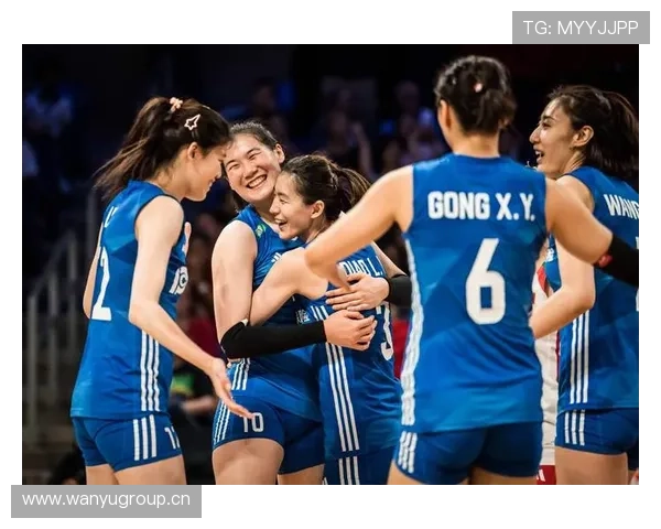 李盈莹打完比赛直接开直播，居然没换衣服还吃零食，这日常真不像职业运动员！